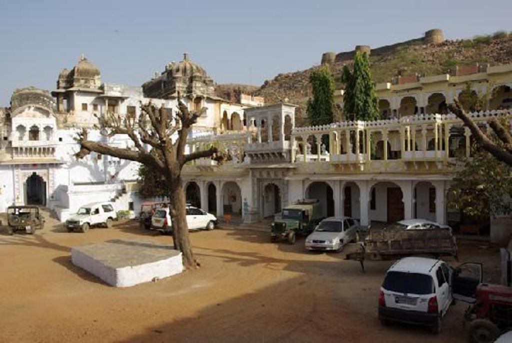 Bassi Fort Palace Chittorgarh Esterno foto